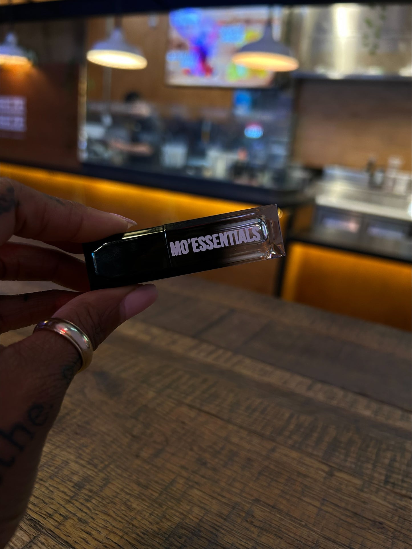 Mo'Gloss: BareLuxè Lip Gloss